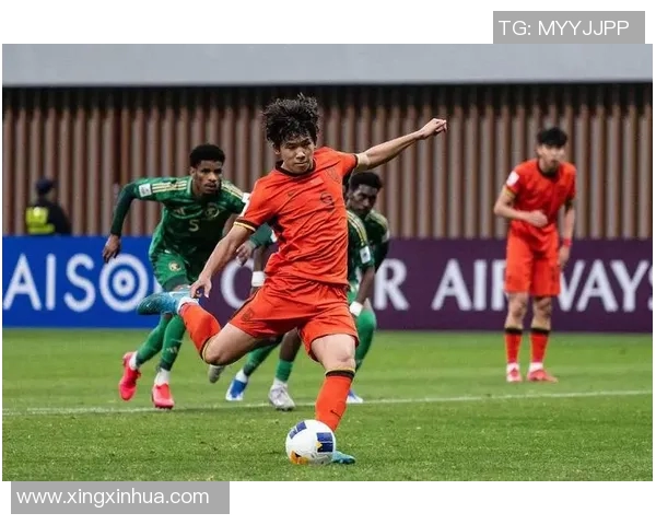 中国男足迎战新加坡期待突破重围力争亚洲杯预选赛首胜 中国男足迎战新加坡期待突破重围力争亚洲杯预选赛首胜